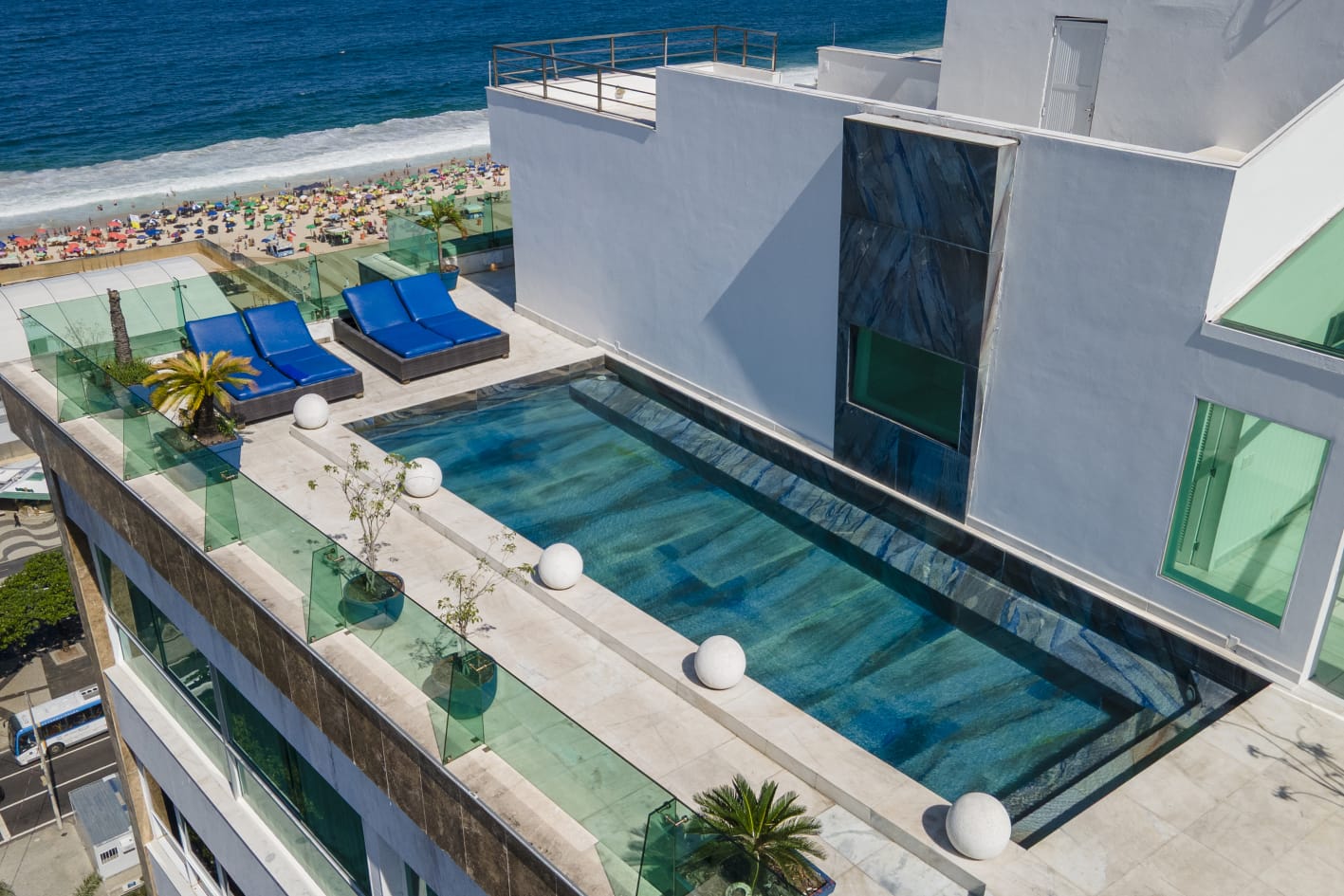 Luxurious Penthouse with 5 suites, a pool and a breathtaking view of all Copacabana's beach — photo 4 of 26 (duplex penthouse, Copacabana, Rio de Janeiro)