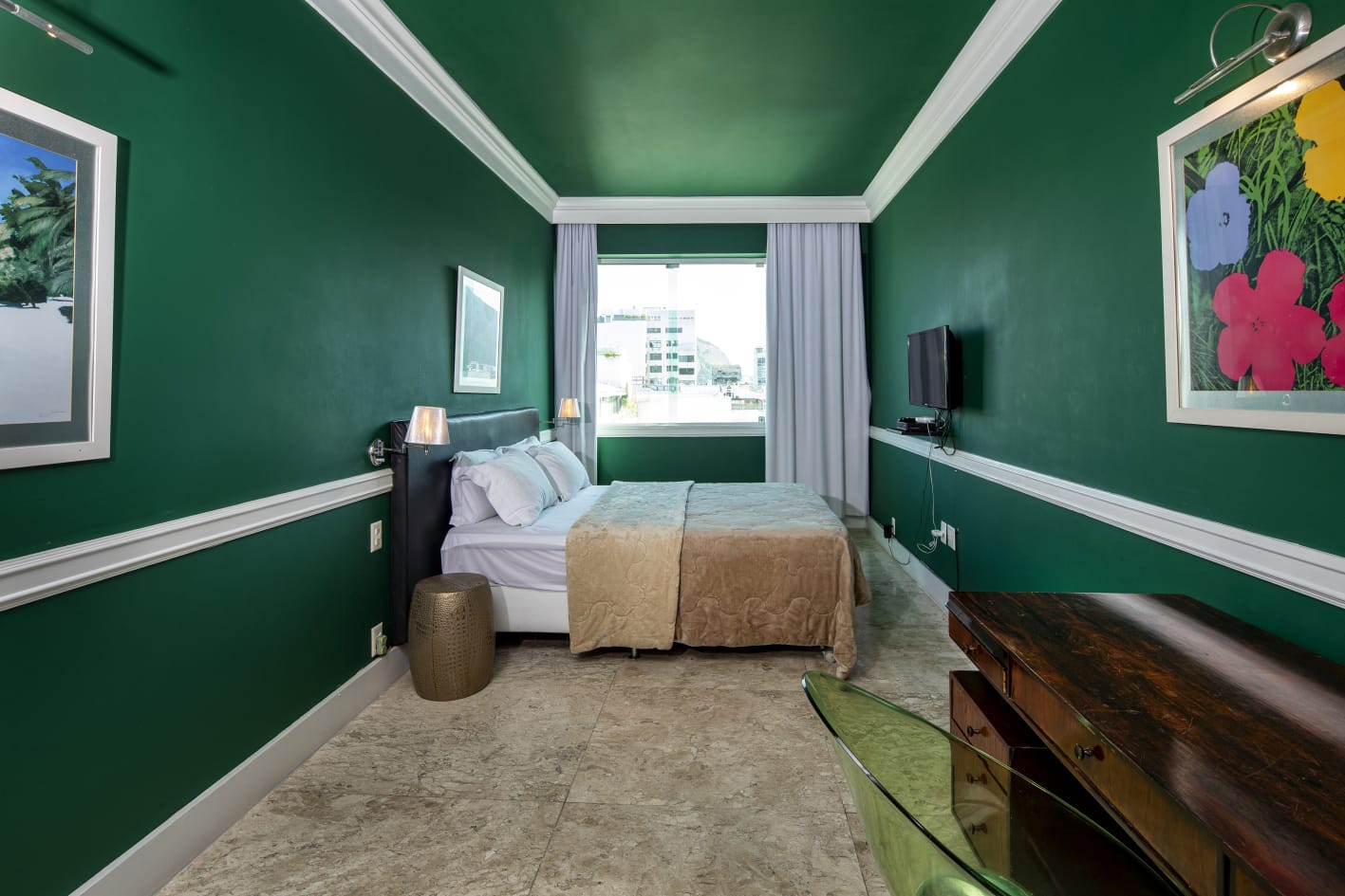 Luxurious Penthouse with 5 suites, a pool and a breathtaking view of all Copacabana's beach — photo 20 of 26 (duplex penthouse, Copacabana, Rio de Janeiro)