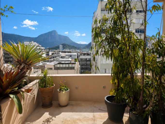 Ipanema penthouse for 4 with private pool