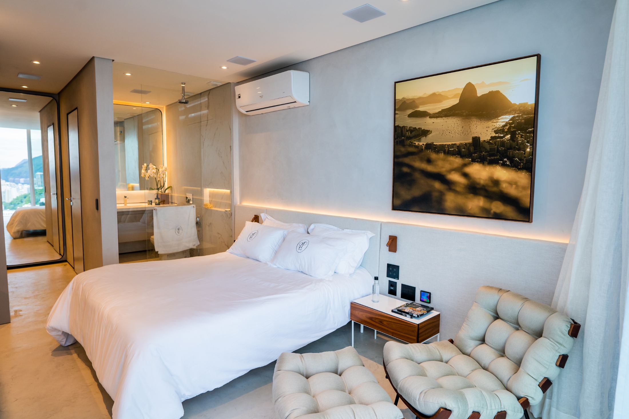 The Crown Jewel of Vidigal - Spectacular Duplex Penthouse with 4 Luxury Suites in Vidigal — photo 23