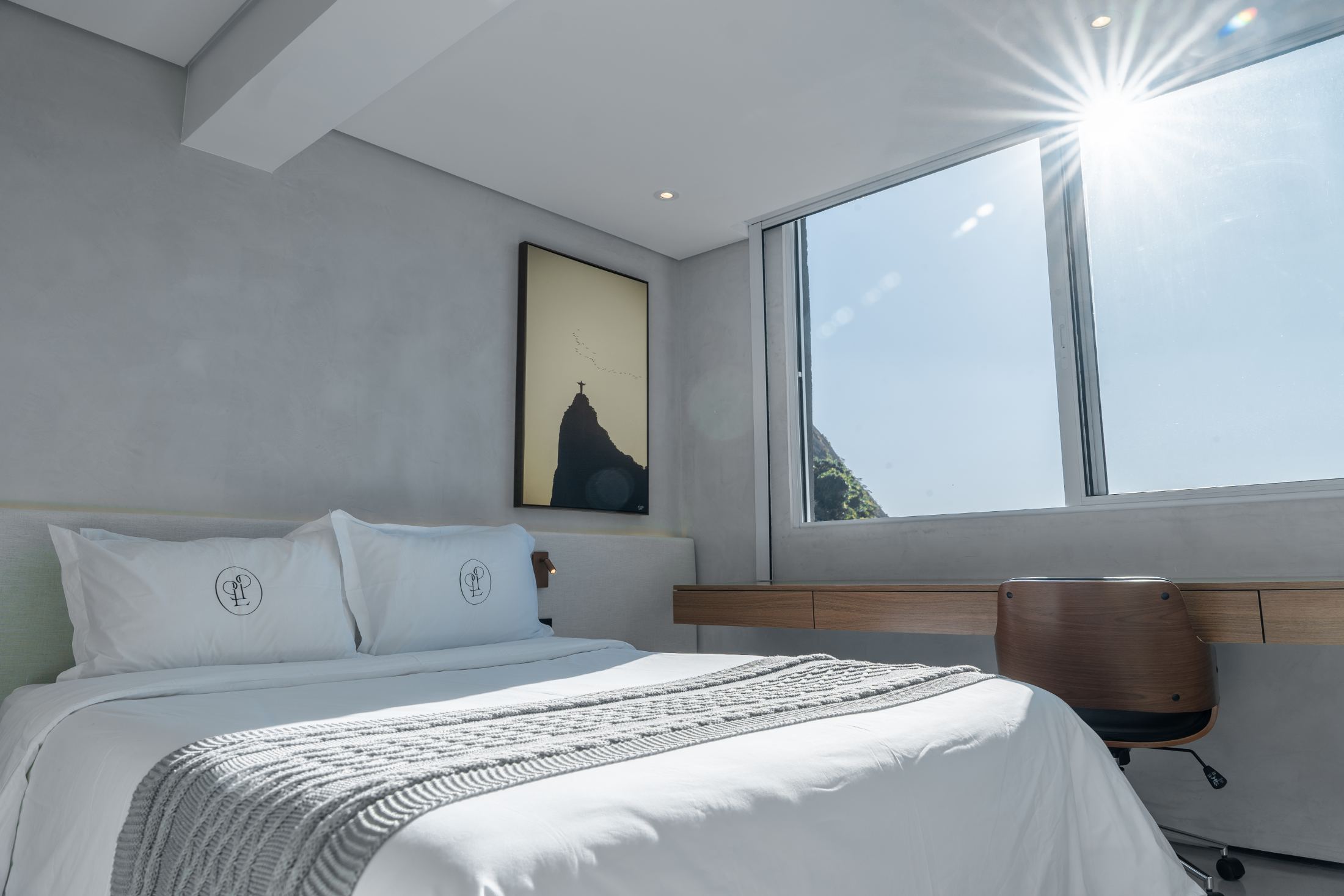 The Crown Jewel of Vidigal - Spectacular Duplex Penthouse with 4 Luxury Suites in Vidigal — photo 18