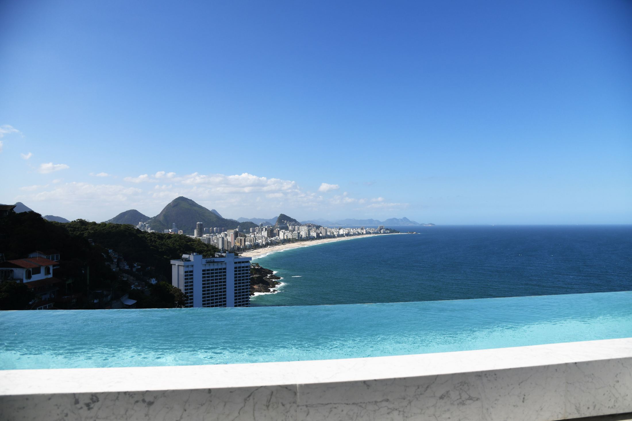 The Crown Jewel of Vidigal - Spectacular Duplex Penthouse with 4 Luxury Suites in Vidigal — photo 7