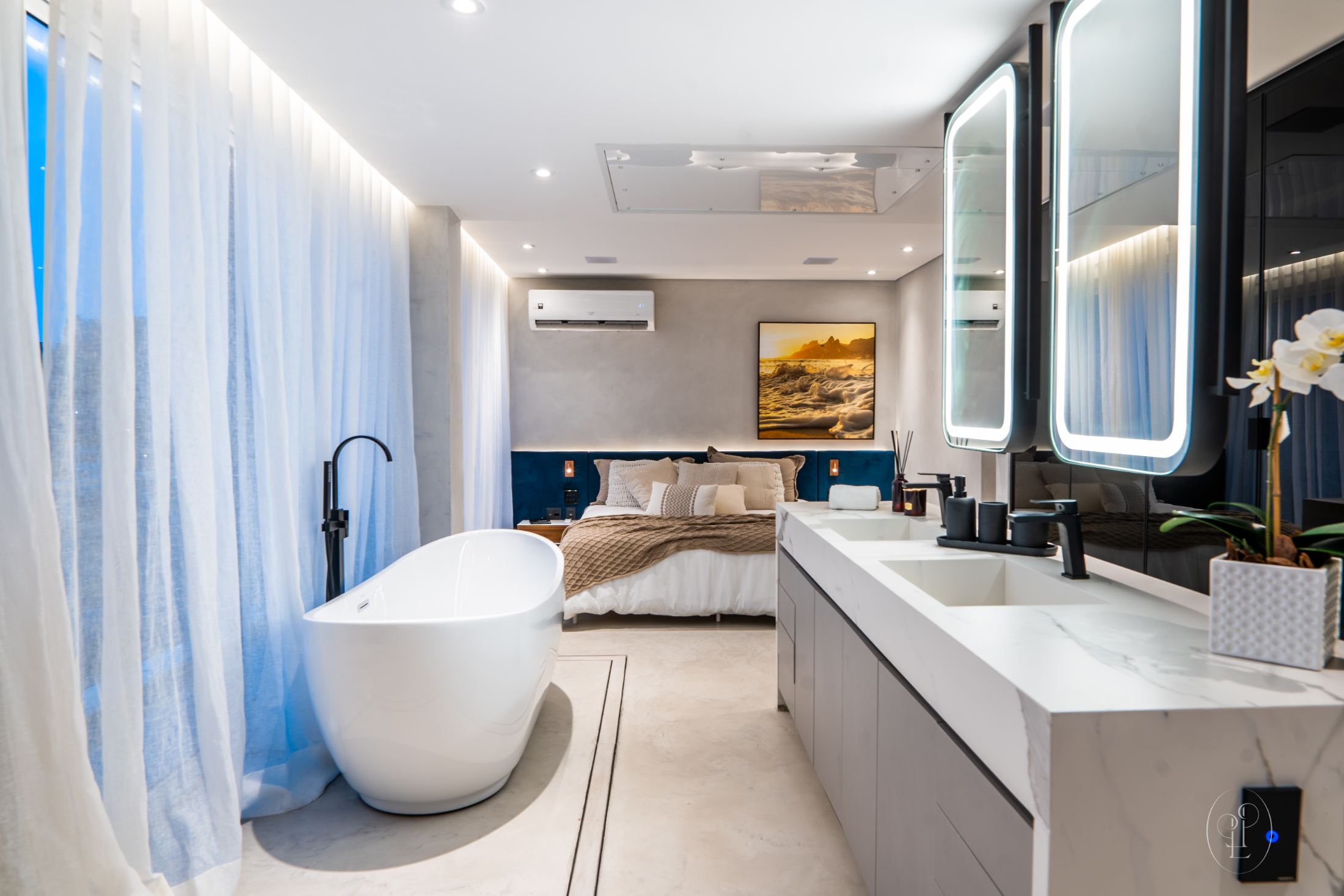 The Crown Jewel of Vidigal - Spectacular Duplex Penthouse with 4 Luxury Suites in Vidigal — photo 10