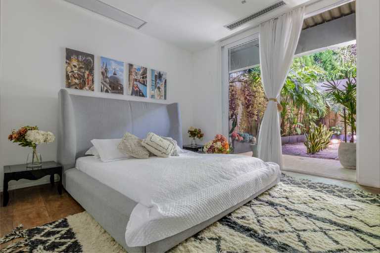 An Architectural Masterpiece Above the Atlantic with Refined Interiors & Oceanfront Living — photo 57 of 64 (villa, Joá, Rio de Janeiro)