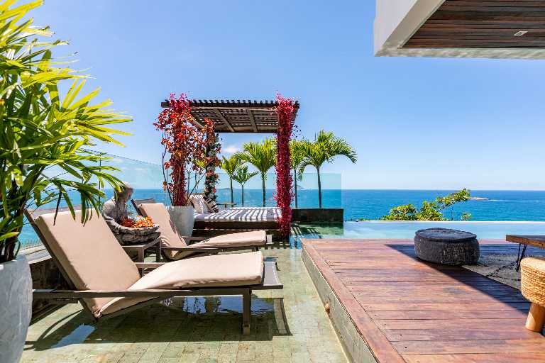 An Architectural Masterpiece Above the Atlantic with Refined Interiors & Oceanfront Living — photo 6 of 64 (villa, Joá, Rio de Janeiro)