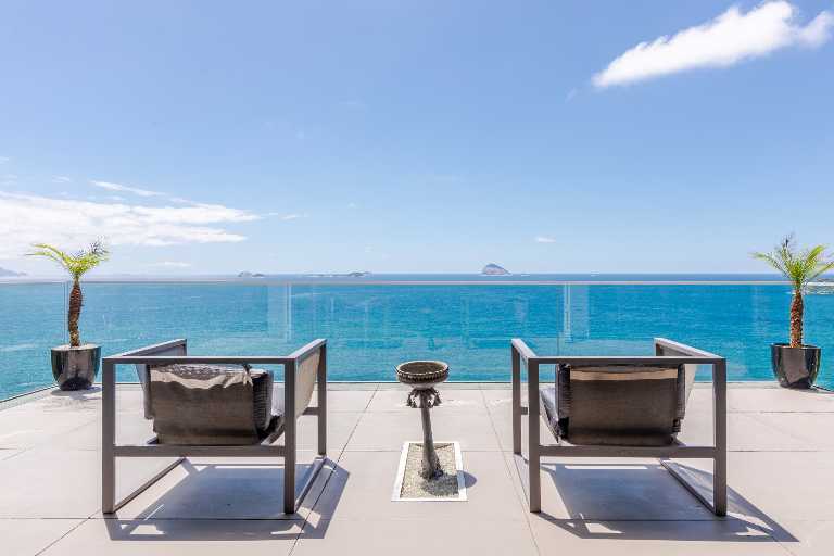 An Architectural Masterpiece Above the Atlantic with Refined Interiors & Oceanfront Living — photo 3 of 64 (villa, Joá, Rio de Janeiro)