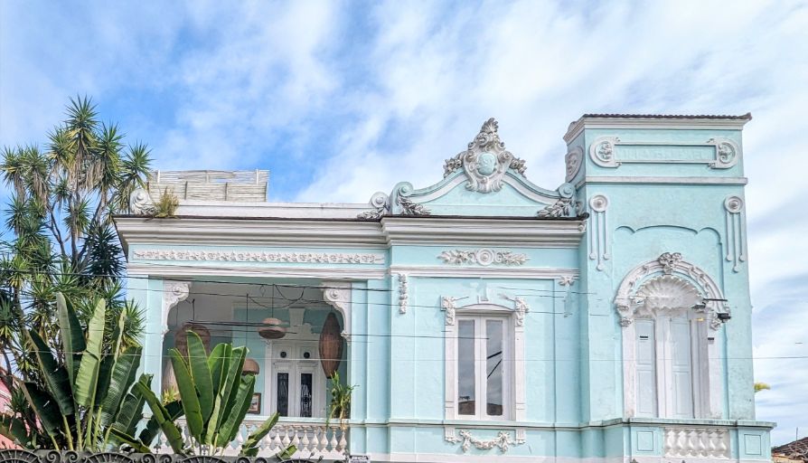 Spectacular house with 18 bedrooms in 10 separate apartments with private pools