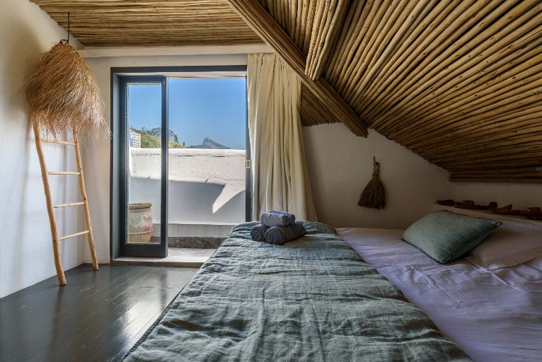 Spectacular house with 18 bedrooms in 10 separate apartments with private pools — photo 55 of 86 (house, Santa Teresa , Rio de Janeiro)