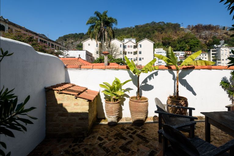 Spectacular house with 18 bedrooms in 10 separate apartments with private pools — photo 64 of 86 (house, Santa Teresa , Rio de Janeiro)