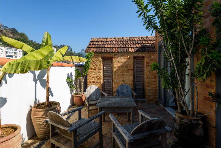 Spectacular house with 18 bedrooms in 10 separate apartments with private pools — photo 65 of 86 (house, Santa Teresa , Rio de Janeiro)