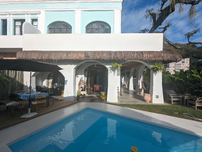Spectacular house with 18 bedrooms in 10 separate apartments with private pools — photo 74 of 86 (house, Santa Teresa , Rio de Janeiro)