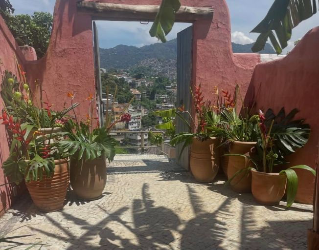 Spectacular house with 18 bedrooms in 10 separate apartments with private pools — photo 75 of 86 (house, Santa Teresa , Rio de Janeiro)