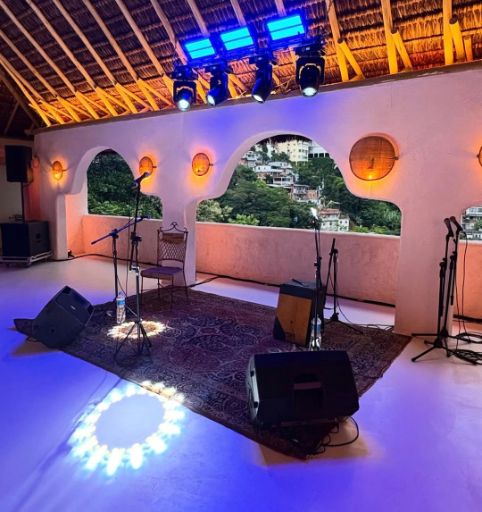 Spectacular house with 18 bedrooms in 10 separate apartments with private pools — photo 79 of 86 (house, Santa Teresa , Rio de Janeiro)