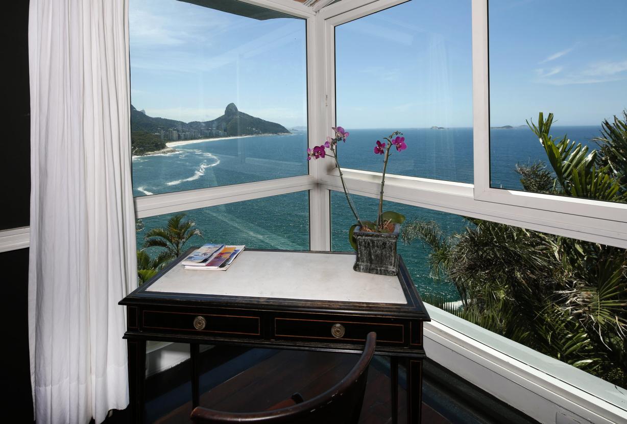 Boutique hotel with 7 suites, 2 pools and breathtaking views — photo 18 of 40 (hotel, Joà, Rio de Janeiro)