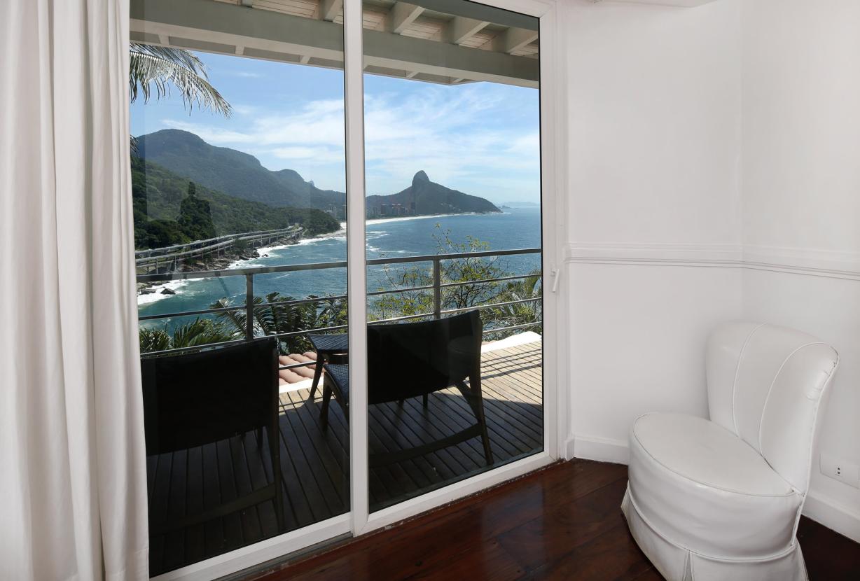 Boutique hotel with 7 suites, 2 pools and breathtaking views — photo 29 of 40 (hotel, Joà, Rio de Janeiro)