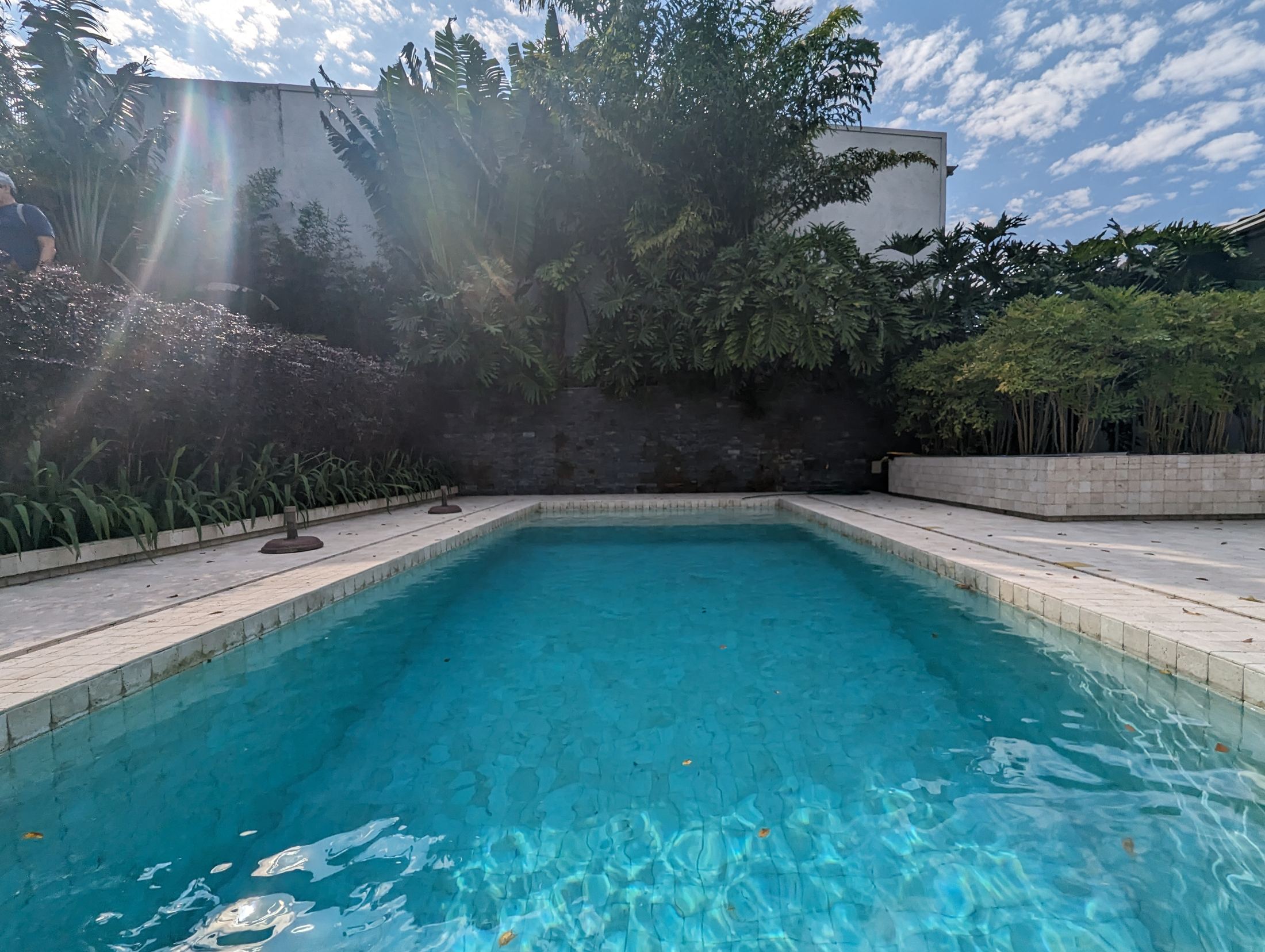 A spectacular 5-bedroom home—featuring 3 suites—with cinematic views of Christ the Redeemer and Sugarloaf Mountain. in Santa Teresa — photo 4