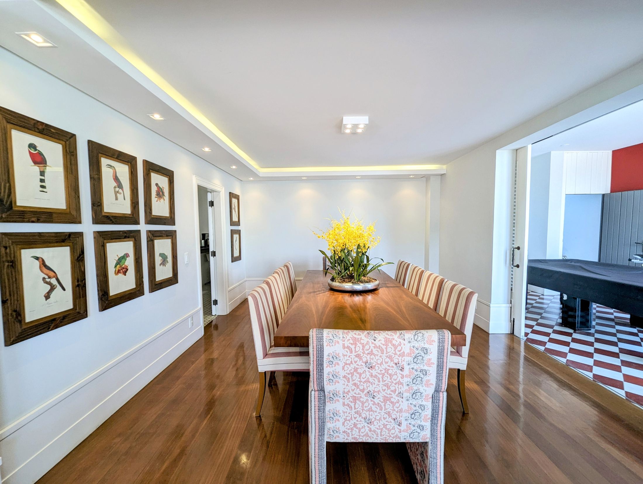 A spectacular 5-bedroom home—featuring 3 suites—with cinematic views of Christ the Redeemer and Sugarloaf Mountain. in Santa Teresa — photo 14