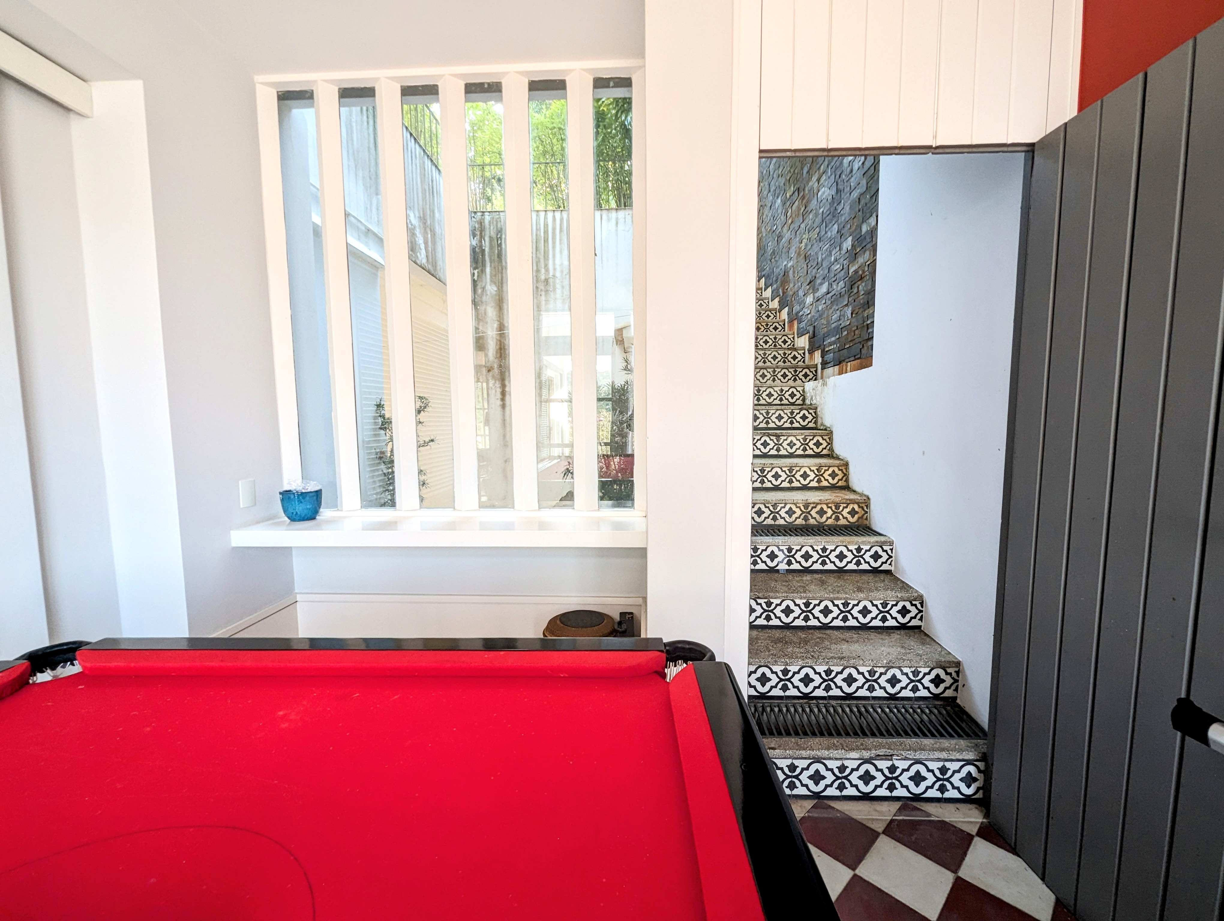 A spectacular 5-bedroom home—featuring 3 suites—with cinematic views of Christ the Redeemer and Sugarloaf Mountain. — photo 8 of 44 (house, Santa Teresa, Rio de Janeiro)