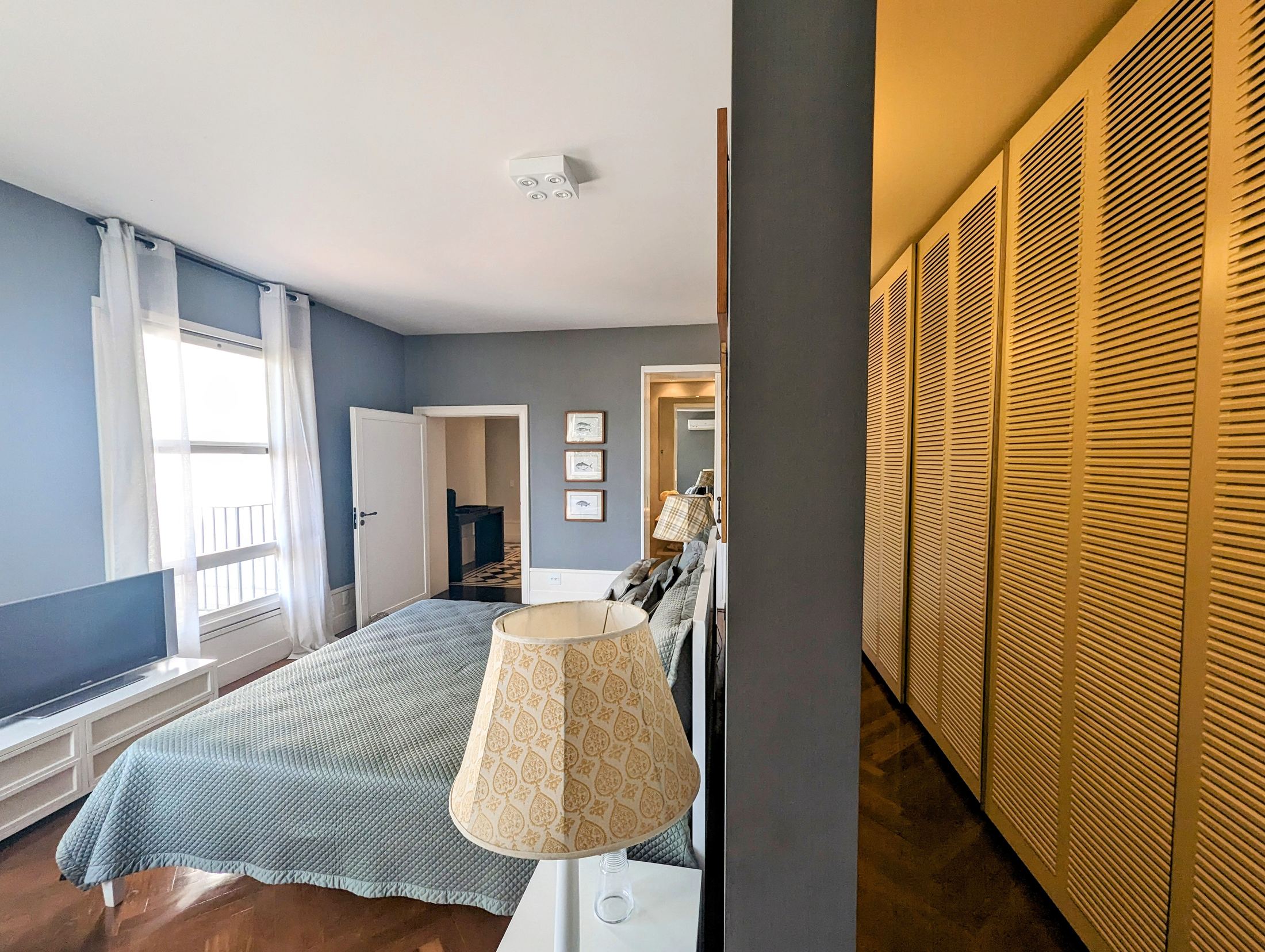 A spectacular 5-bedroom home—featuring 3 suites—with cinematic views of Christ the Redeemer and Sugarloaf Mountain. in Santa Teresa — photo 38