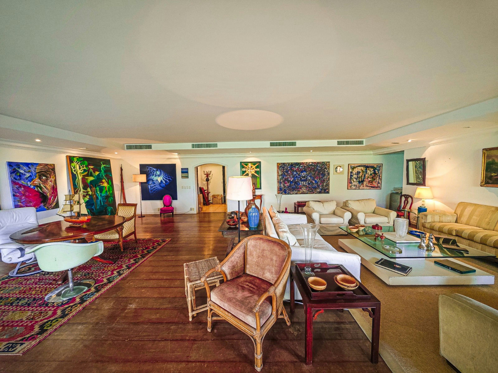 Superb apartment with 4 suites and a pool located in a prestigious building in Gávea in Gávea — photo 9