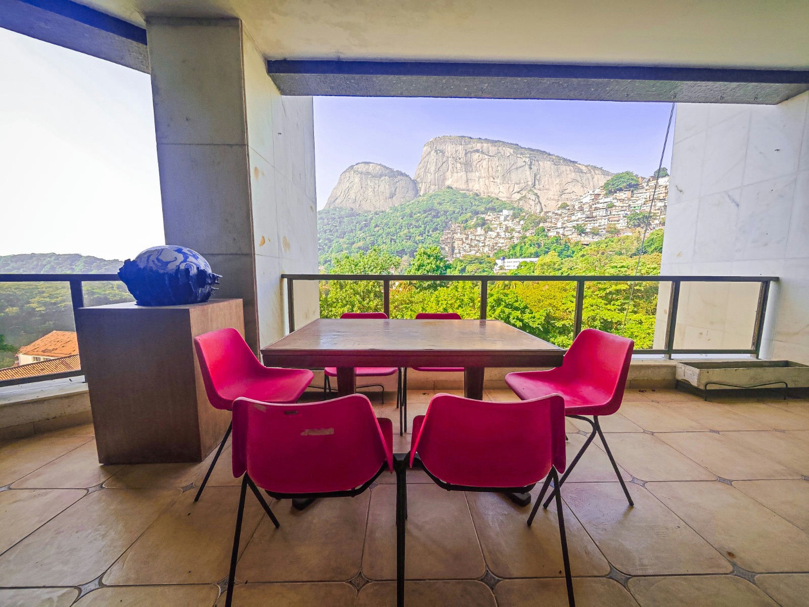 Superb apartment with 4 suites and a pool located in a prestigious building in Gávea in Gávea — photo 21