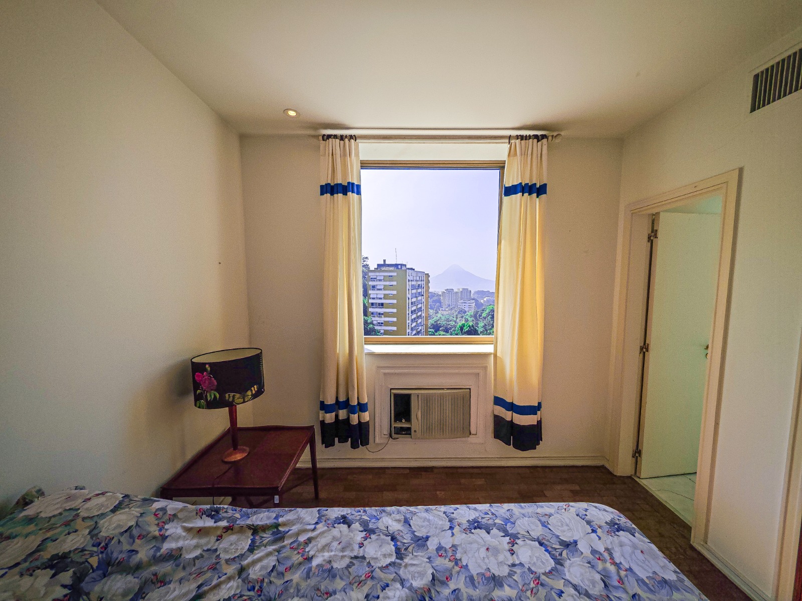 Superb apartment with 4 suites and a pool located in a prestigious building in Gávea in Gávea — photo 72