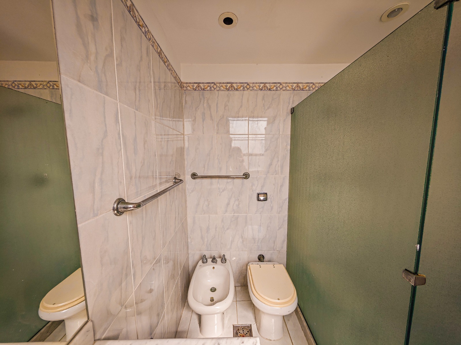 Superb apartment with 4 suites and a pool located in a prestigious building in Gávea in Gávea — photo 76