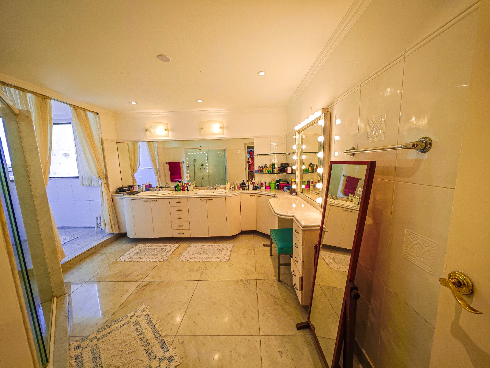 Superb apartment with 4 suites and a pool located in a prestigious building in Gávea in Gávea — photo 19