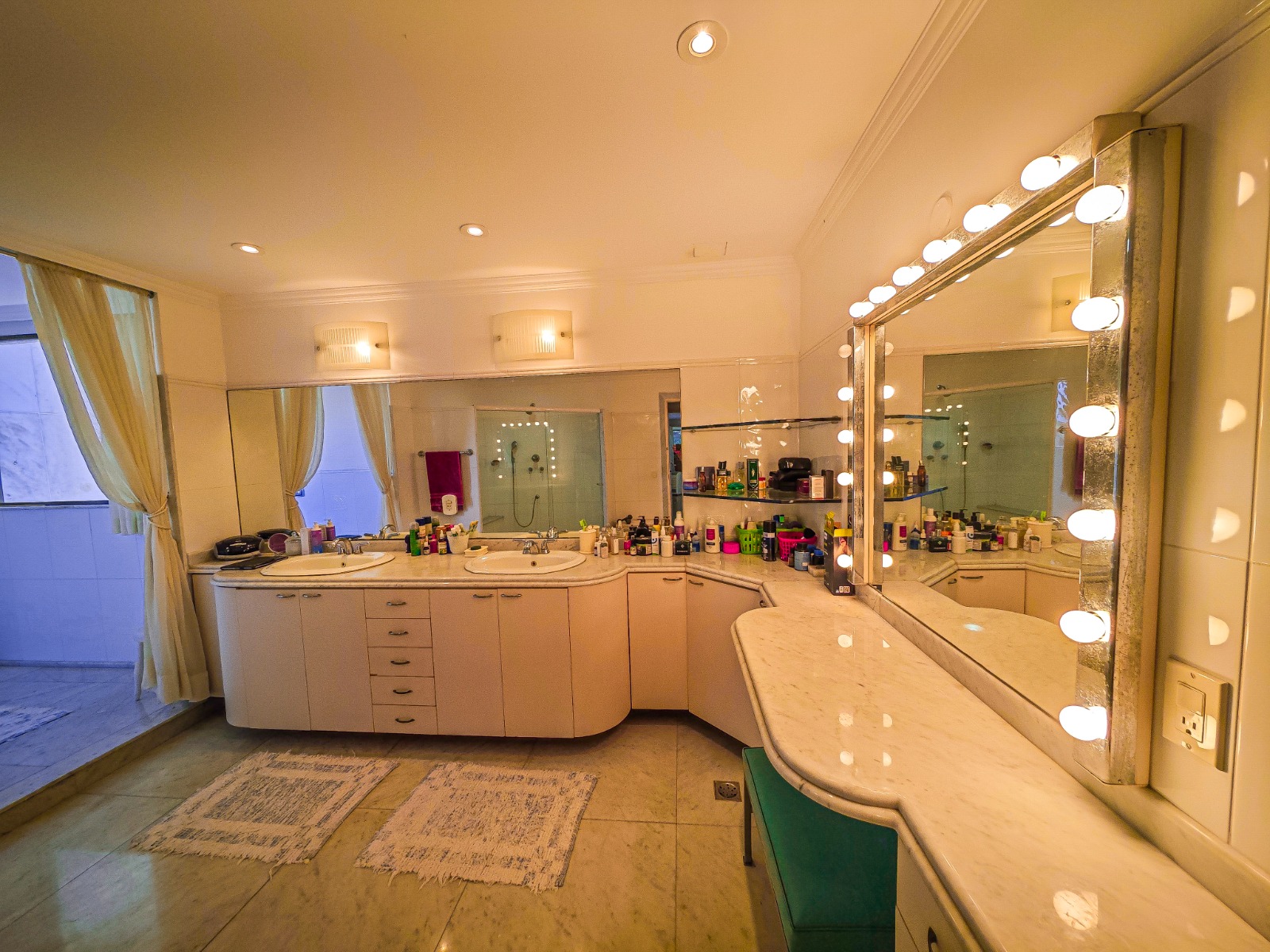 Superb apartment with 4 suites and a pool located in a prestigious building in Gávea in Gávea — photo 20