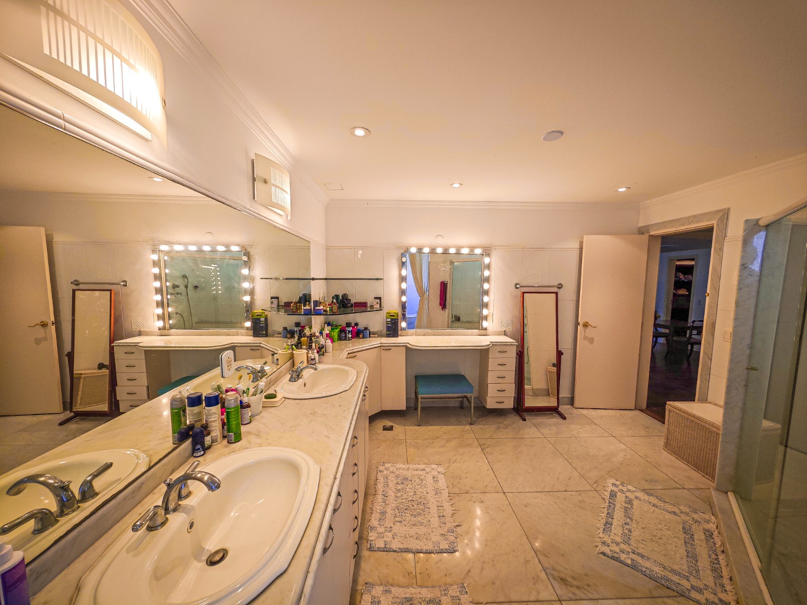 Superb apartment with 4 suites and a pool located in a prestigious building in Gávea in Gávea — photo 26