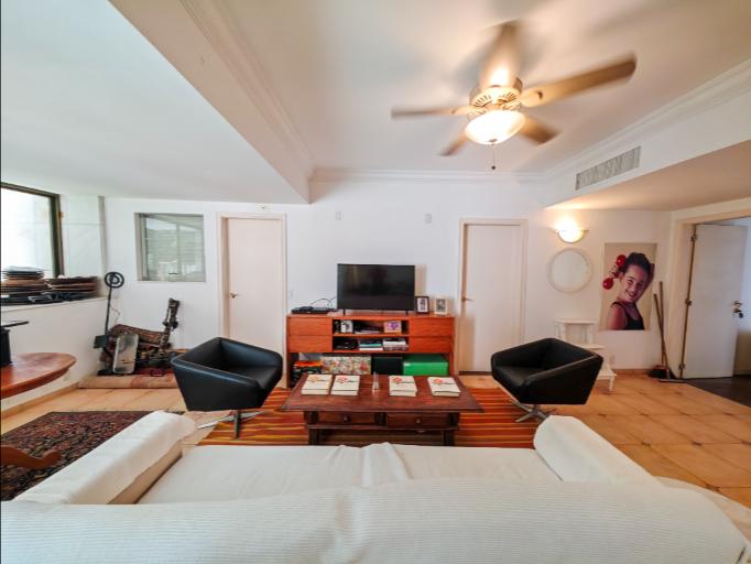 Magnificent apartment with 4 suites, a private pool and a sauna located in a prestigious building in Gávea — photo 45 of 61 (apartment, Gávea, Rio de Janeiro)