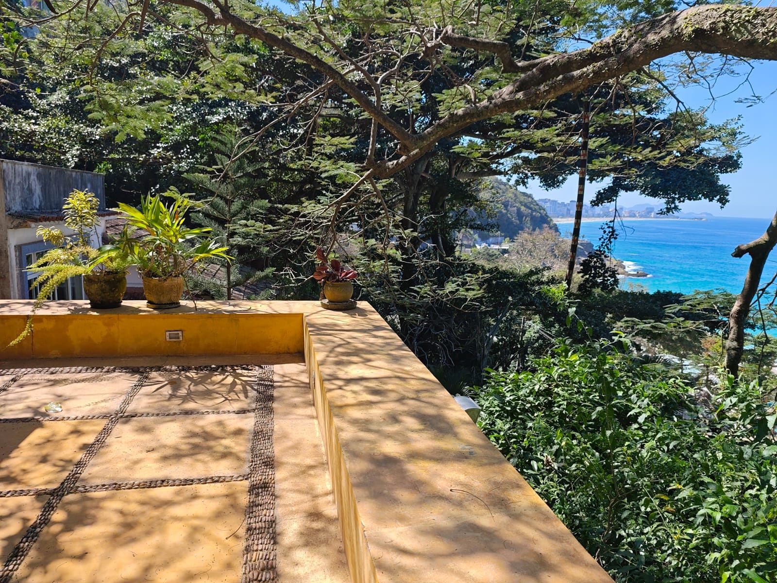 Charming house with 3 suites and sea view in Vidigal in Vidigal — photo 2
