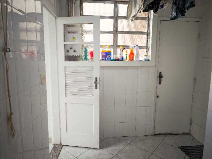 Three bedroom apartment to be renovated in the heart of Arpoador — photo 26 of 28 (apartment, Ipanema, Rio de Janeiro)